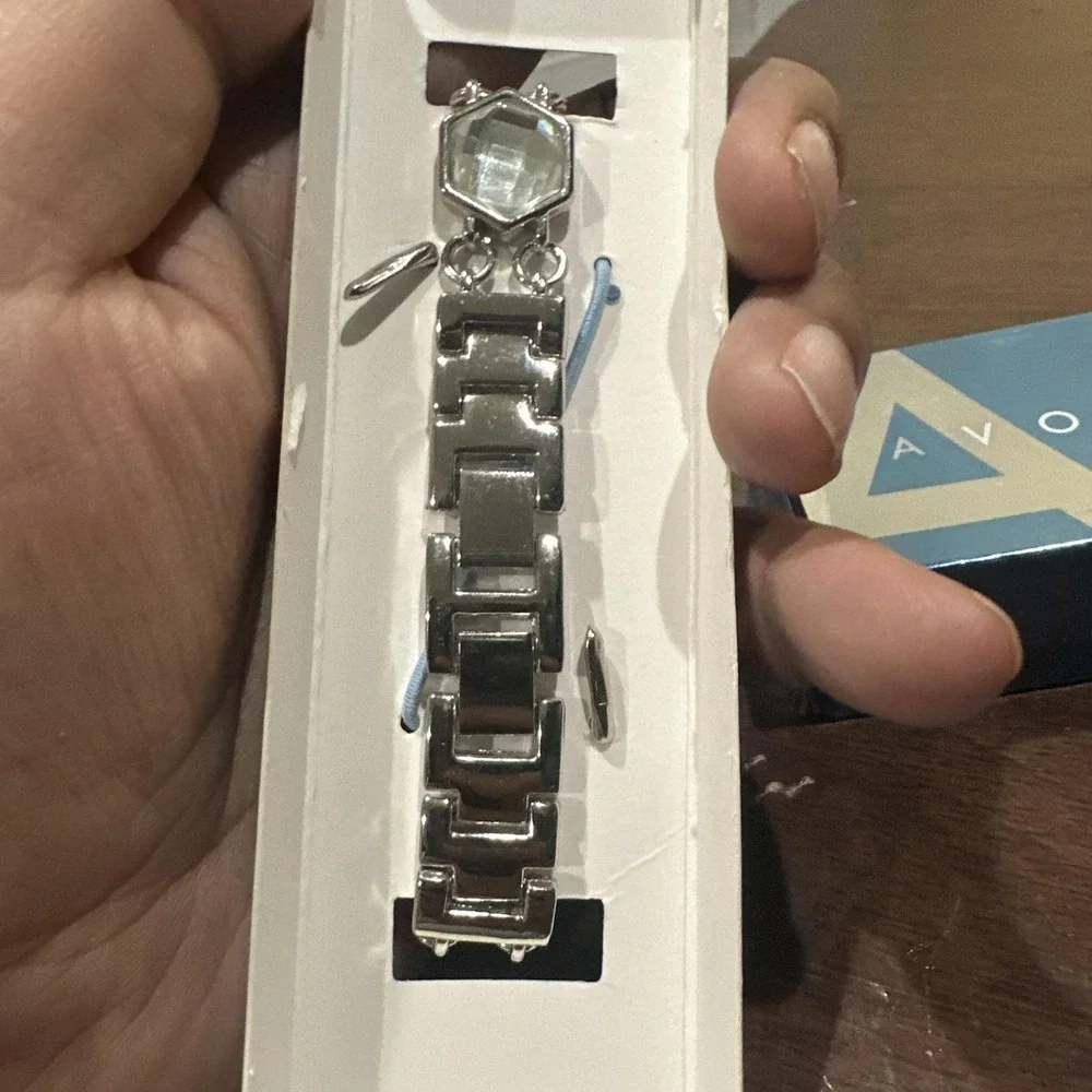 Working VTG Avon Antiqued Silver Tone Crystal Bracelet Quartz Ladies Watch W Box